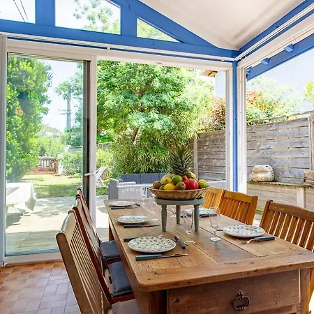 Holiday home 3 Dans Le Centre Du Cap Ferret *